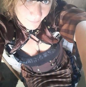 Meet your Posher, Rebecca